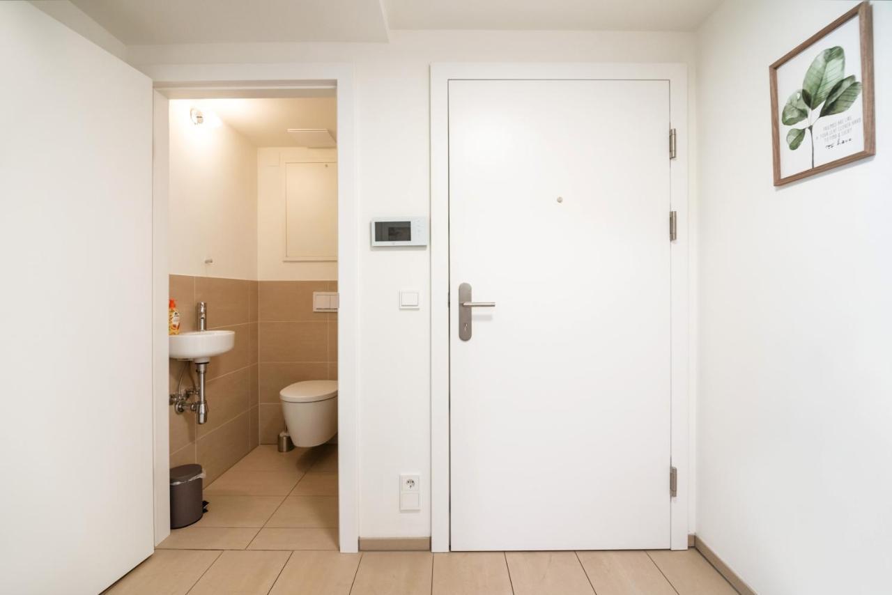Quiet And Cozy Apartment Next To Mariahilfer Strasse And Naschmarkt With Ac, Minimum 30 Nights 维也纳 外观 照片