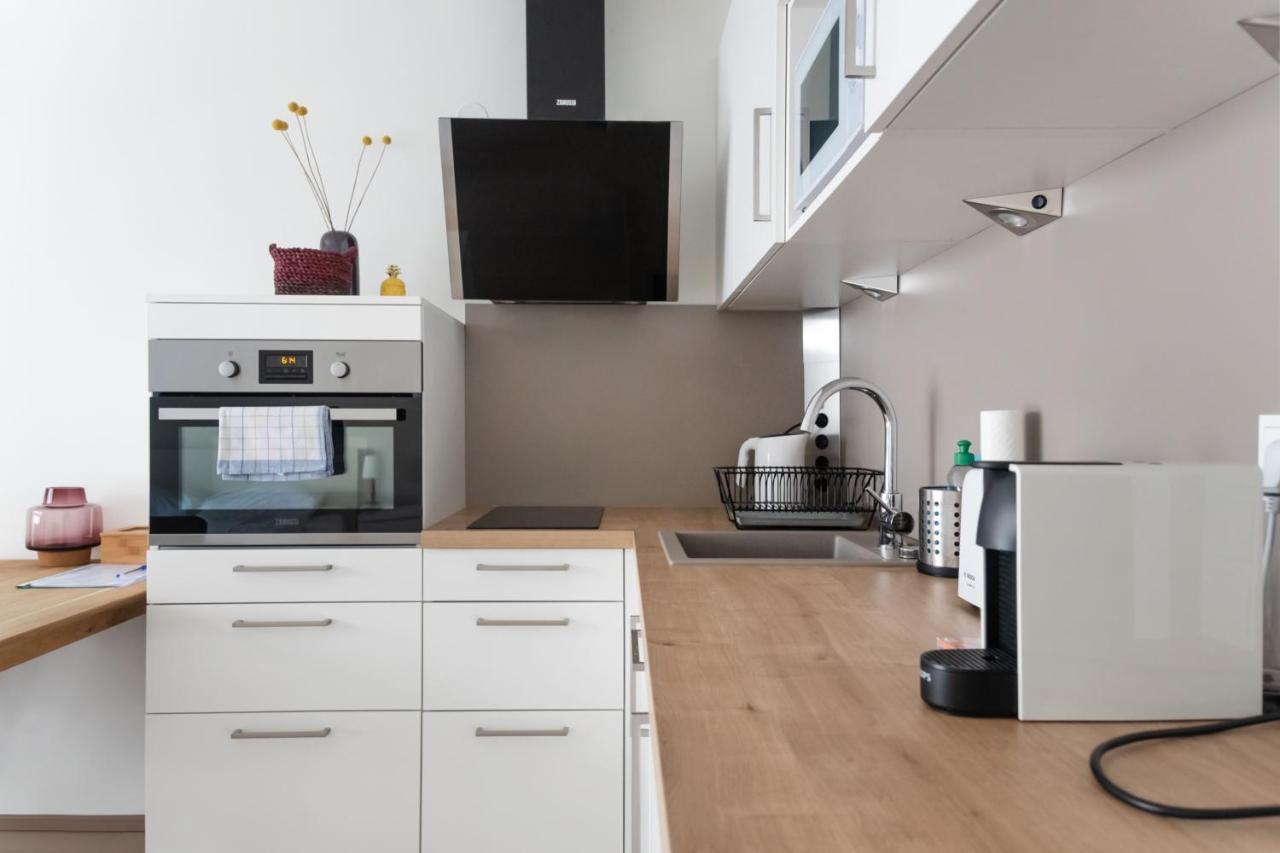 Quiet And Cozy Apartment Next To Mariahilfer Strasse And Naschmarkt With Ac, Minimum 30 Nights 维也纳 外观 照片